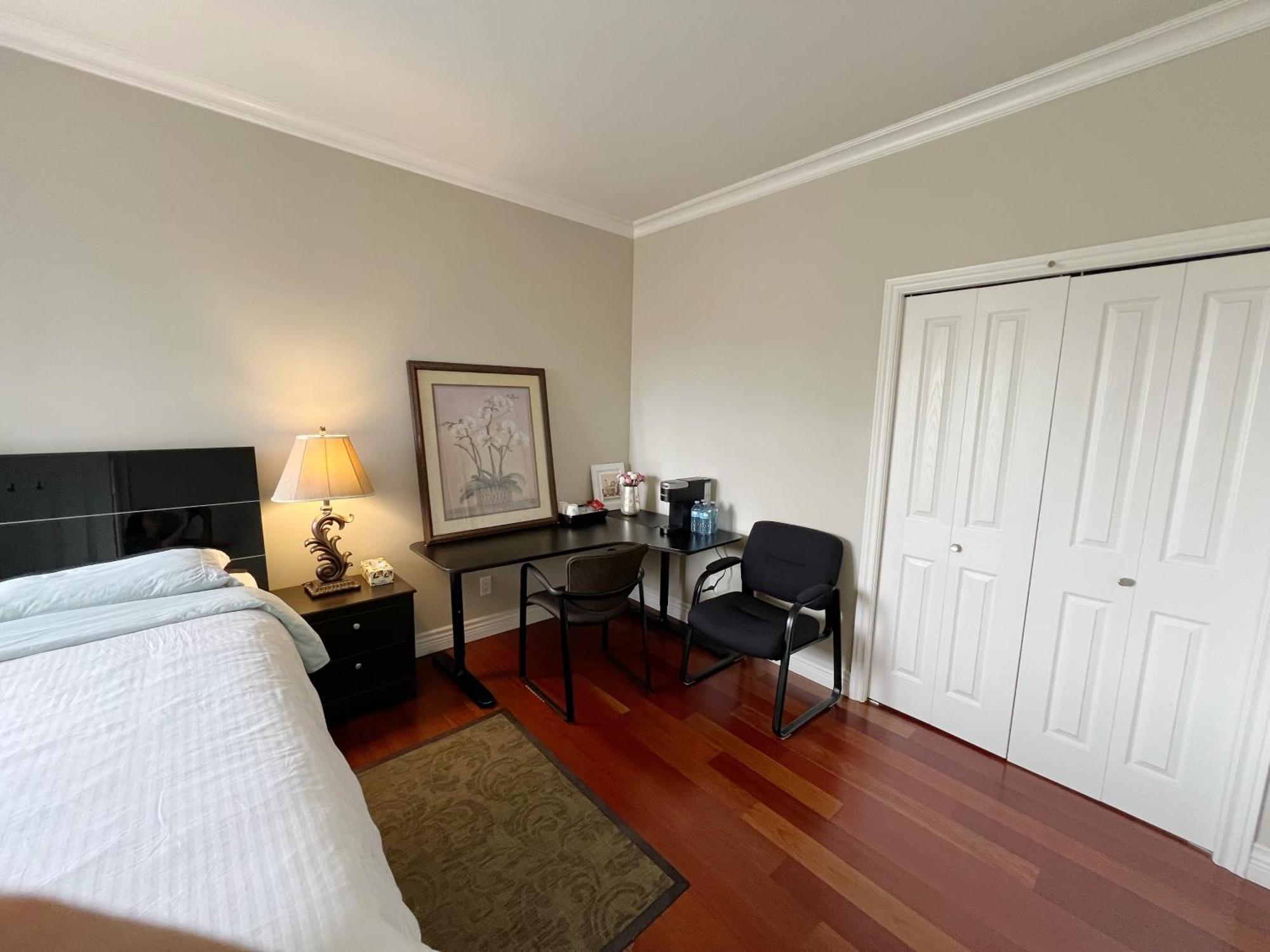 Lucky Room, A Comfortable Bedroom With Private Bathroom Close To Yvr リッチモンド エクステリア 写真